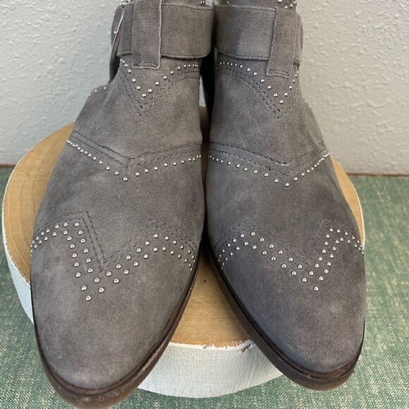 Vince Camuto Gray Studded Leather Buckled Ankle Booties Size 8M EUC - Picture 4 of 10